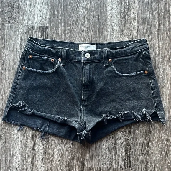 Abercrombie and Fitch The Mom Short Mid Rise | Black | Size 30/10 - Picture 1 of 4